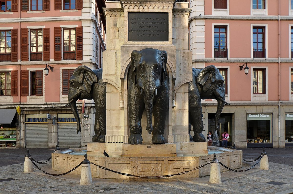 La Fontaine des Éléphants, symbole de Chambéry (photo Patrick, CC BY-SA 2.0, Wikimedia Commons)