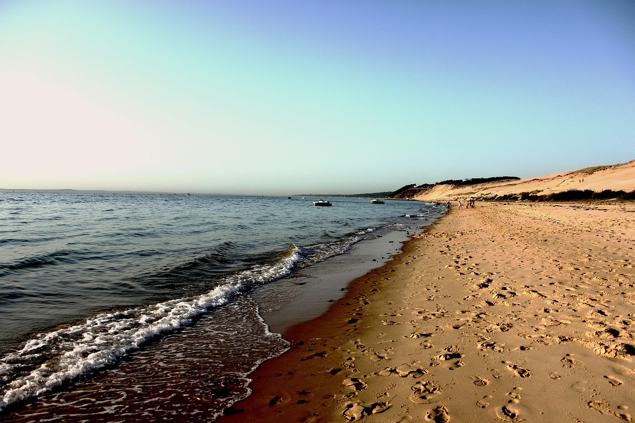 Entre sable chaud, pinasses et cabanes ostréicoles