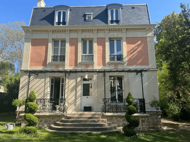 Illustration de l'article : Ravalement de façade ancienne dans les Yvelines, conseils de spécialistes