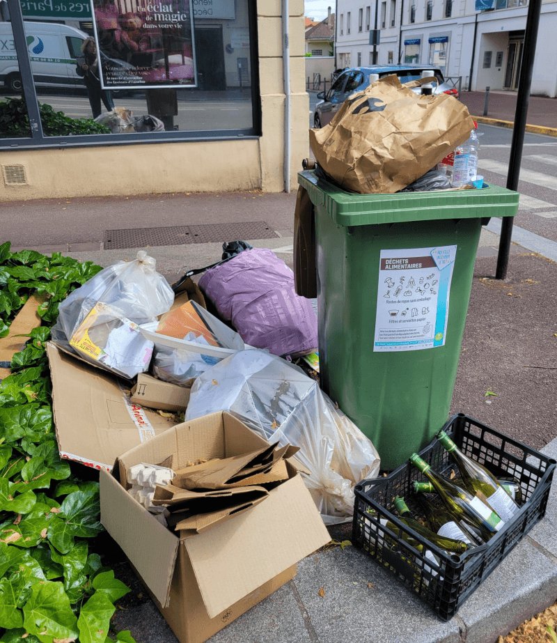 Dépôt sauvage, 1 Rue Pernoud, Antony