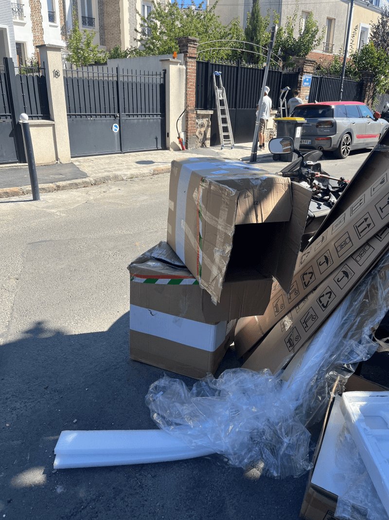 Dépôt sauvage, 21 Rue Michelet, Asnières-sur-Seine