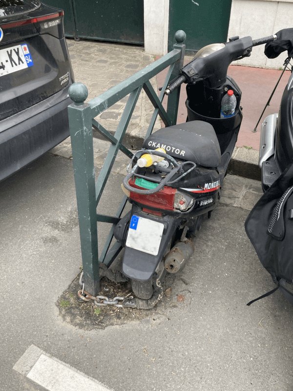 Dépôt sauvage, 75 Rue du Révérend Père Christian Gilbert, Asnières-sur-Seine