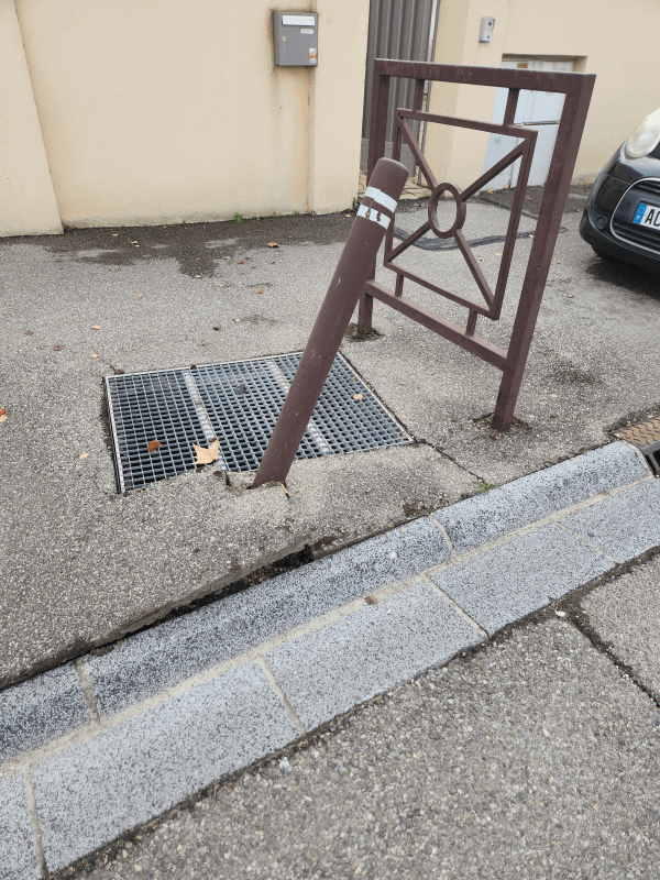 Signalement à Avignon