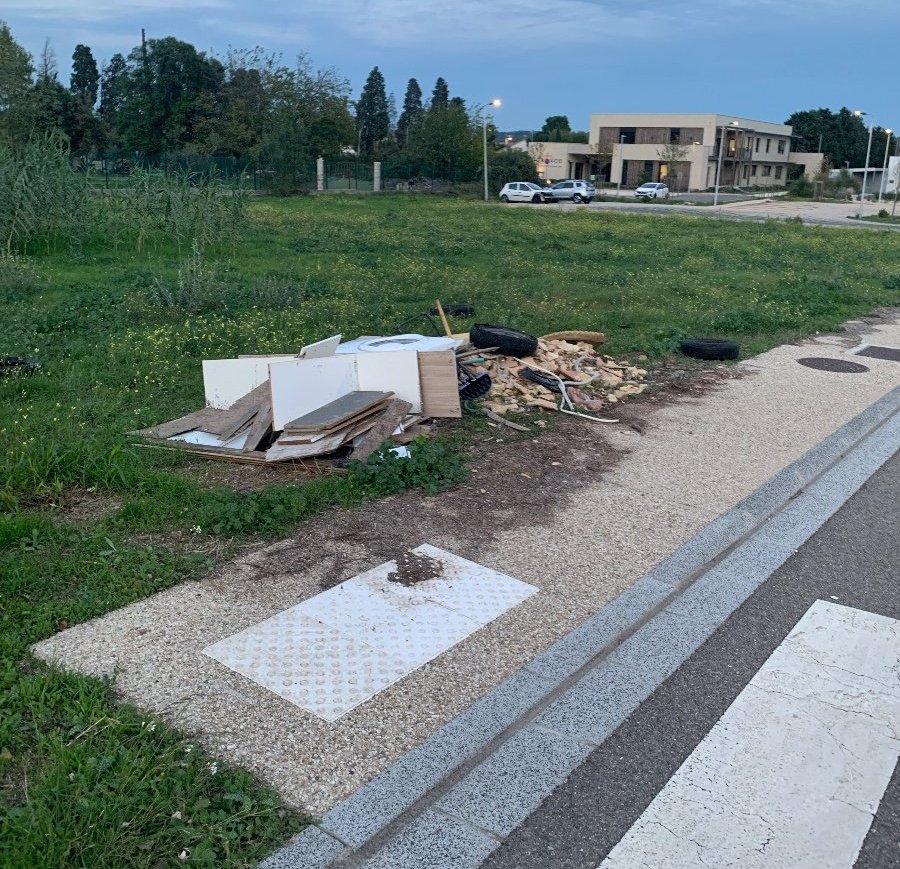 Dépôt sauvage, Avignon