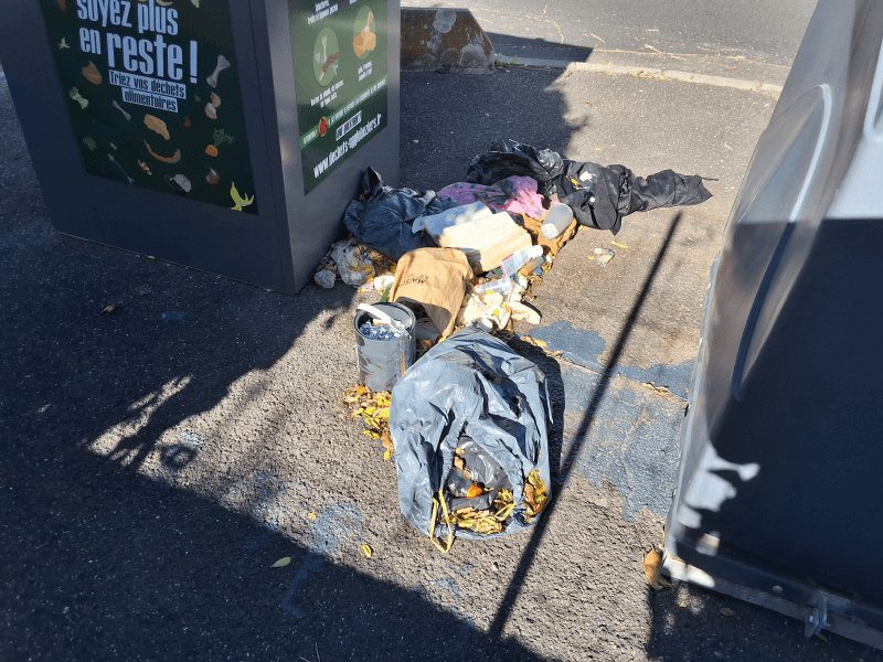 Dépôt sauvage, Rue André Robert, Béziers