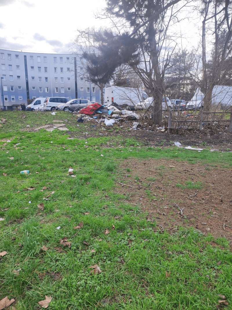 Propreté, 13 Rue Voltaire, Bobigny
