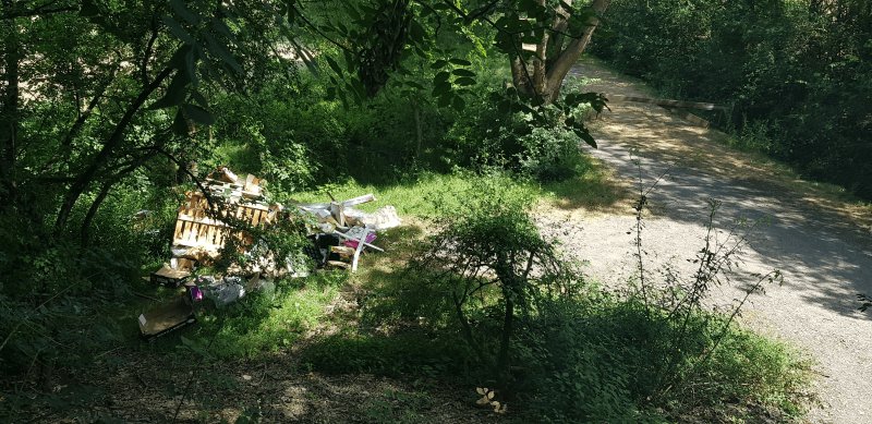 Dépôt sauvage, 310 Route de la Moncellière, Bouchemaine