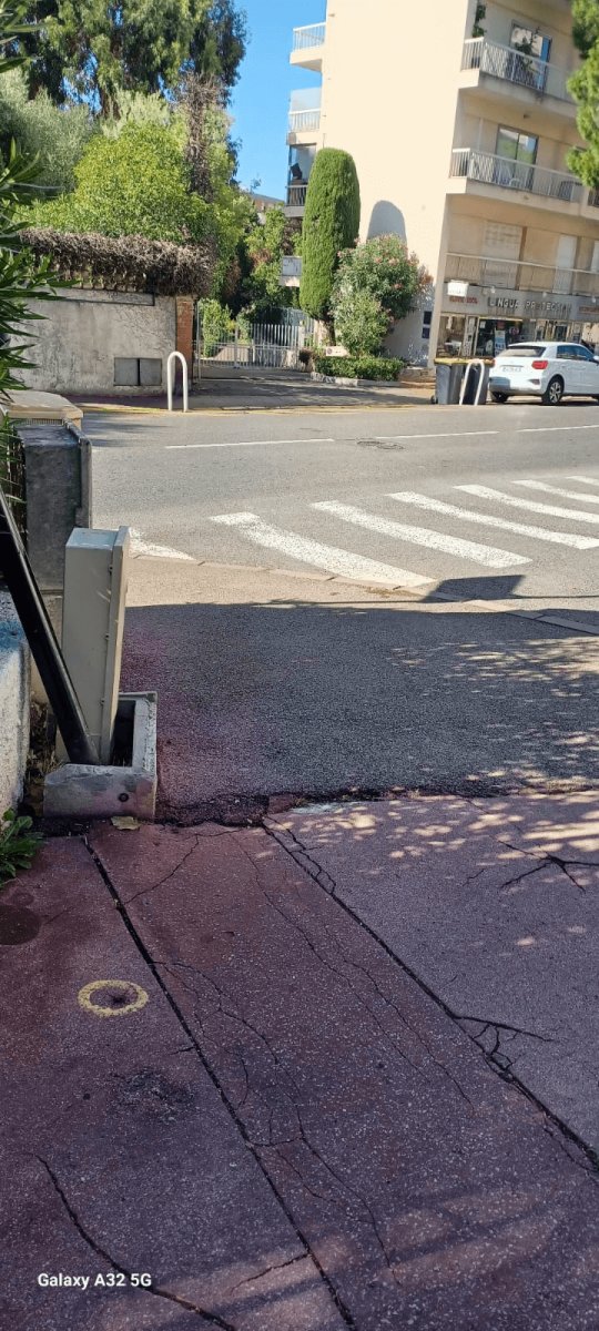 Autre, 113 Avenue du Maréchal Juin, Cannes