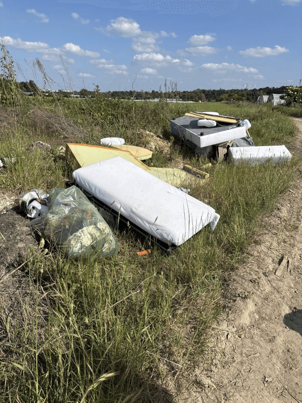 Dépôt sauvage, Chemin des Pâtis, Cergy