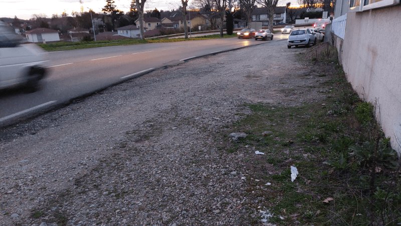 Voirie, éclairage, 32 Route de Lyon, Charvieu-Chavagneux