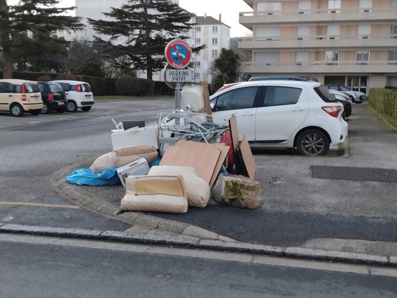 Dépôt sauvage, 42 Rue de Sennecey, Cherbourg-en-Cotentin