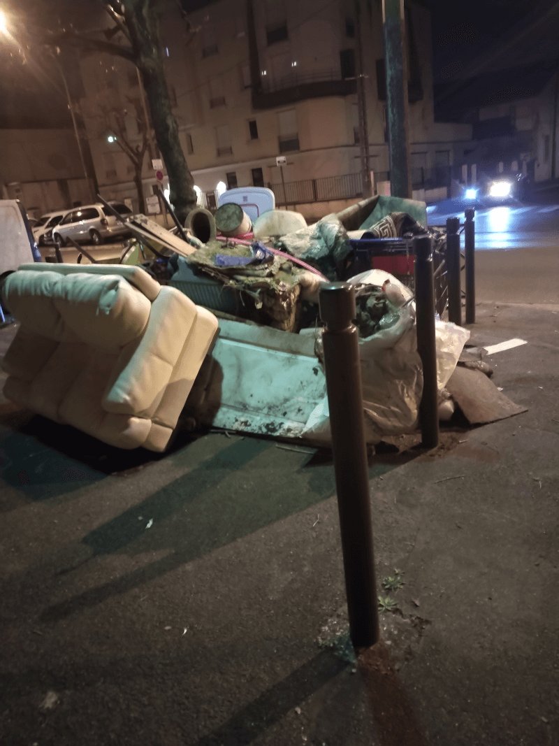 Dépôt sauvage, 131 Boulevard Marx Dormoy, Clichy-sous-Bois