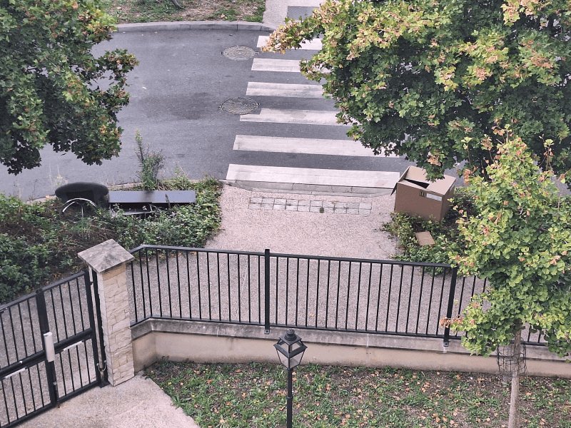 Dépôt sauvage, 58 Rue Robert Capa, Cormeilles-en-Parisis