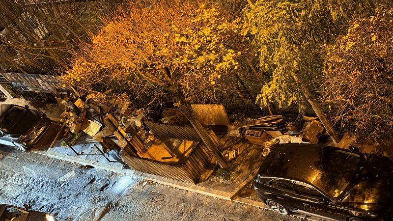 Dépôt sauvage, 2 Rue Jean Moulin, Courbevoie
