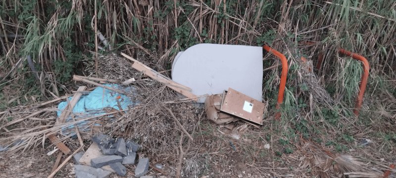 Dépôt sauvage, 235 Chemin des Juliens, La Crau