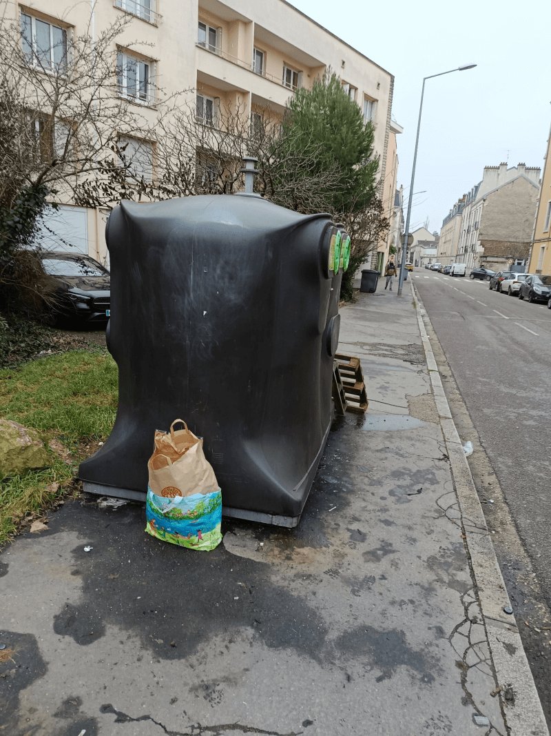 Dépôt sauvage, 19 Rue Colson, Dijon
