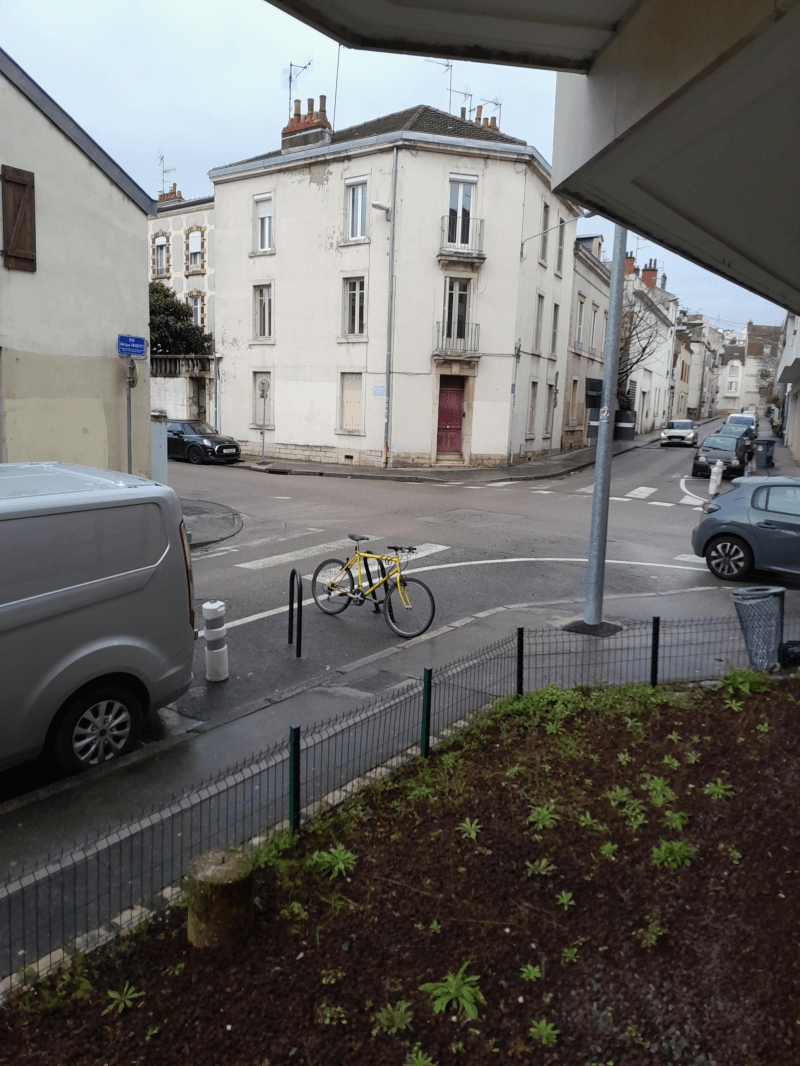 Signalement à Dijon