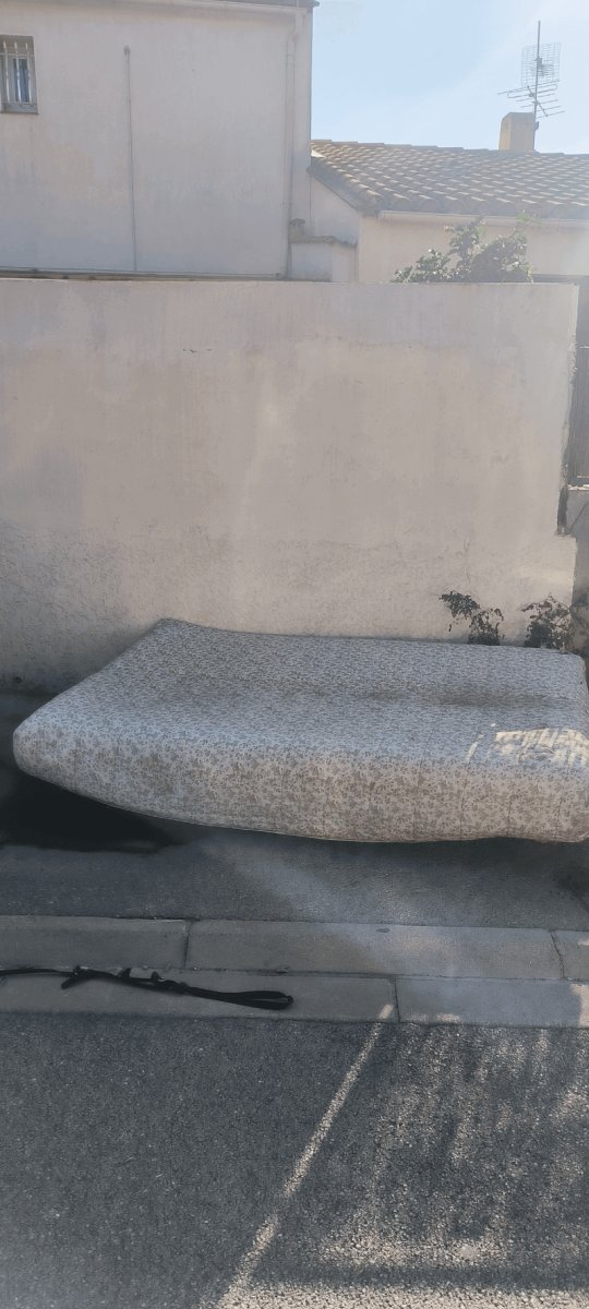 Dépôt sauvage, 4 Rue des Blanqueries, Elne