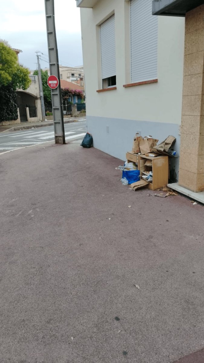 Dépôt sauvage, Rue Louis Pasteur, Fréjus