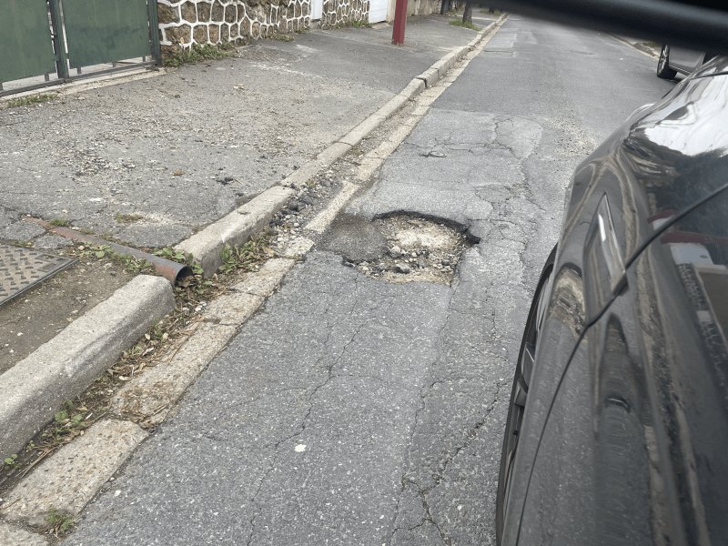 Voirie, éclairage, 28 Avenue des Bleuets, Gonesse