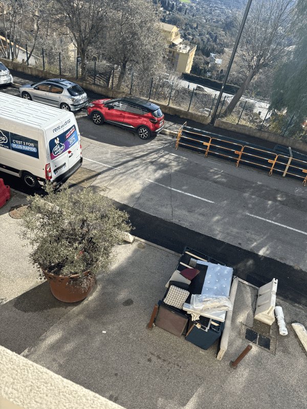 Dépôt sauvage, 16 Boulevard Maréchal Leclerc, Grasse