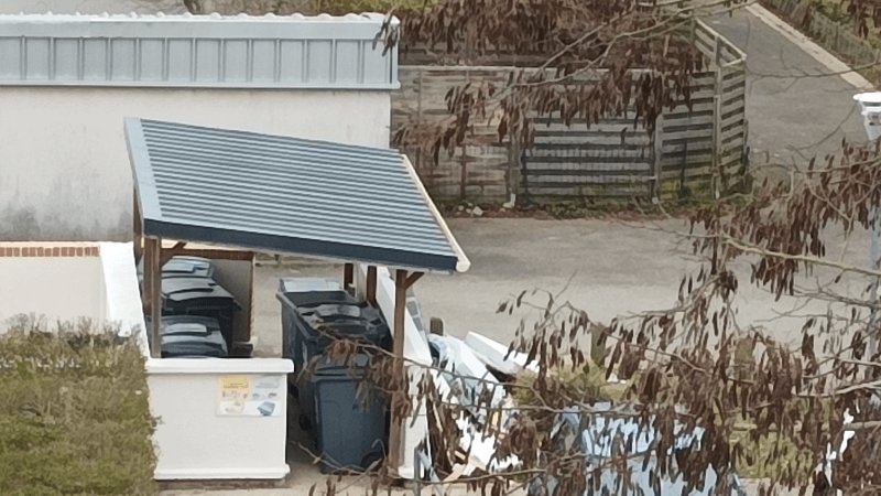 Dépôt sauvage, 47 Rue de l'écosse, Guyancourt