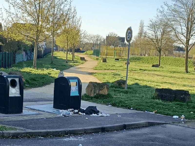 Propreté, Place Simone de Beauvoir, Maizières-lès-Metz