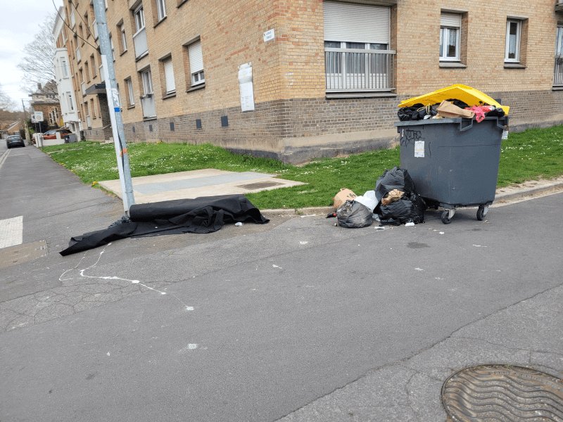 Dépôt sauvage, 9 Avenue Virnot, Mons-en-Baroeul