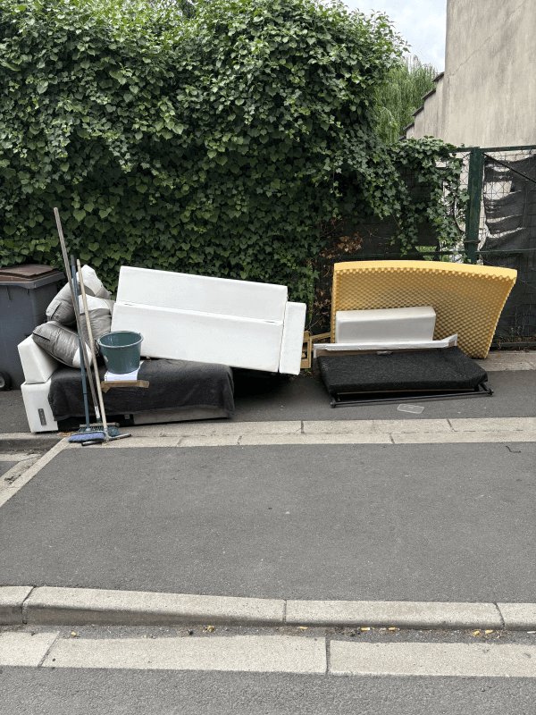 Dépôt sauvage, 103 Rue Jean Jaurès, Mons-en-Baroeul
