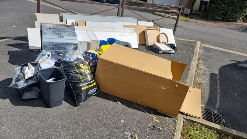 Dépôt sauvage, 7 Rue Georges Brassens, Morsang-sur-Orge
