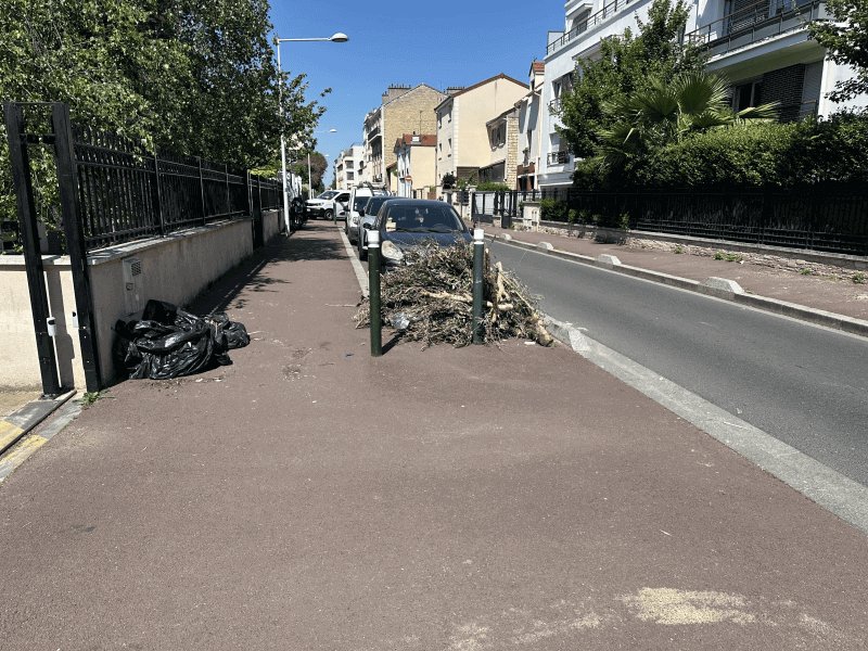 Dépôt sauvage, 112 Avenue Félix Faure, Nanterre