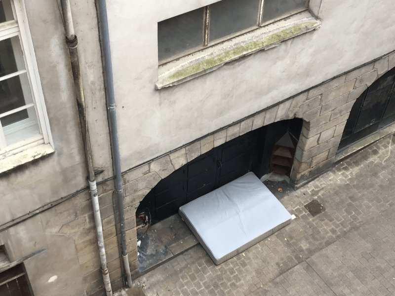 Dépôt sauvage, Rue du Puits d'argent, Nantes
