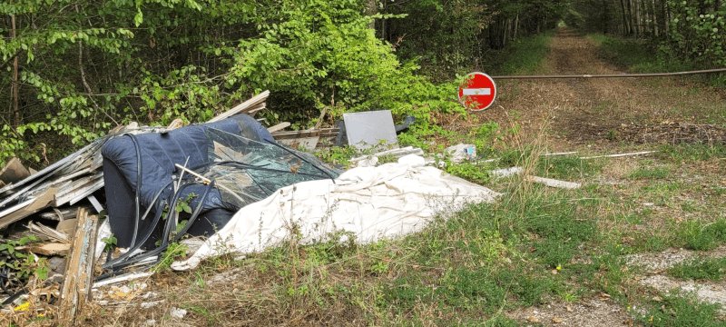 Dépôt sauvage, Neufmoutiers-en-Brie