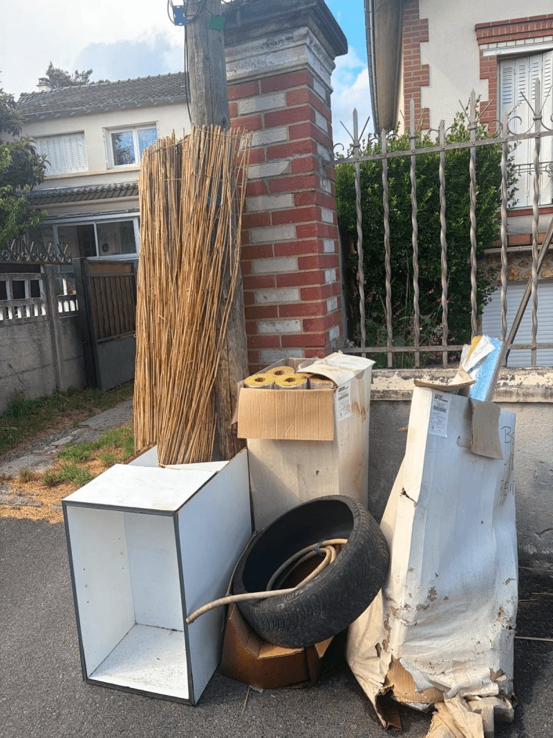 Dépôt sauvage, 16 Avenue Paul Doumer, Neuilly-sur-Marne