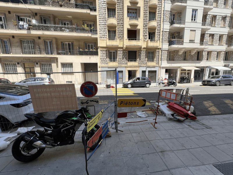 Dépôt sauvage, 38 Rue Clément Roassal, Nice