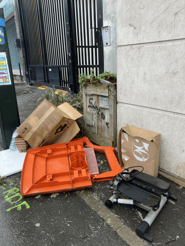Signalement à Paris
