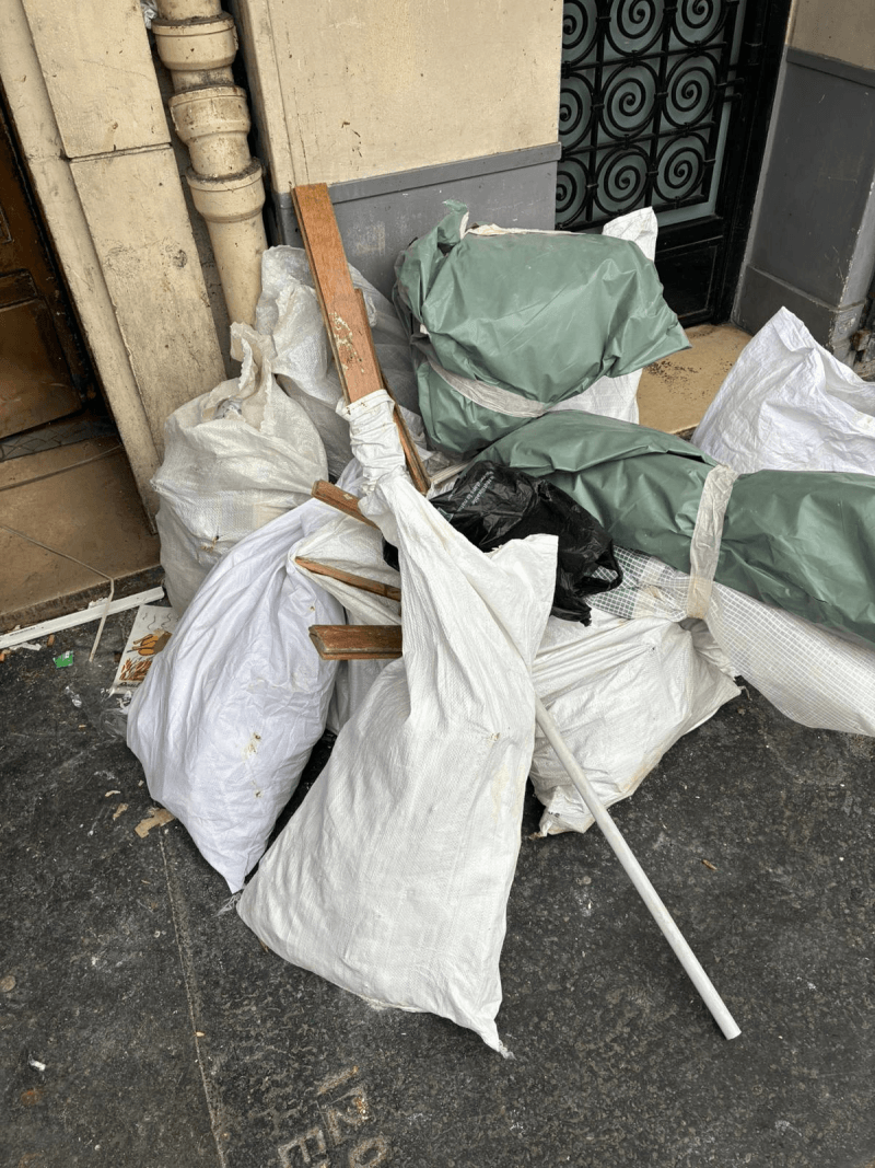 Signalement à Paris