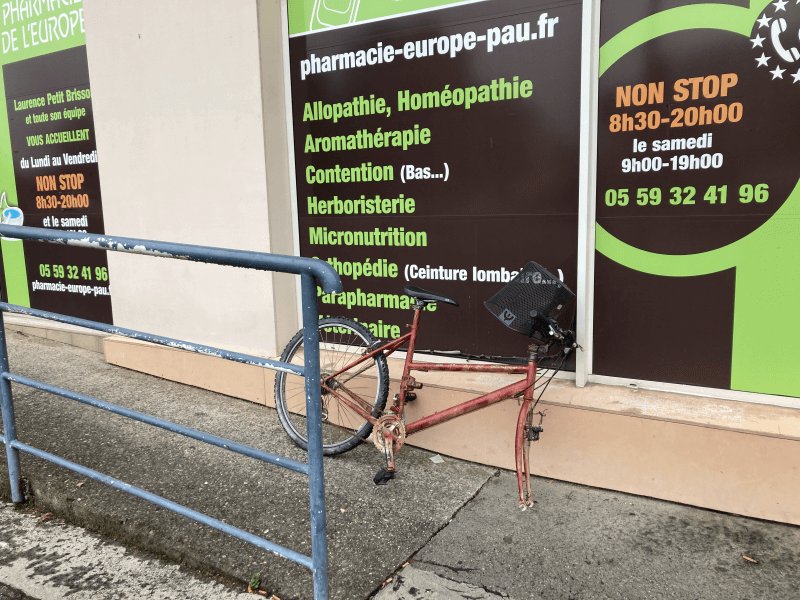 Dépôt sauvage, Rond-Point du Souvenir Français, Pau