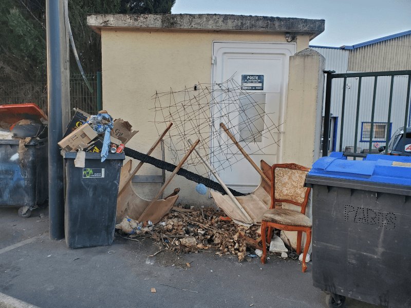 Dépôt sauvage, 40 Rue Babeuf, Pierrefitte-sur-Seine
