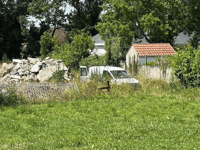 Dépôt sauvage, 66 Rue du Château d'eau, Rezé