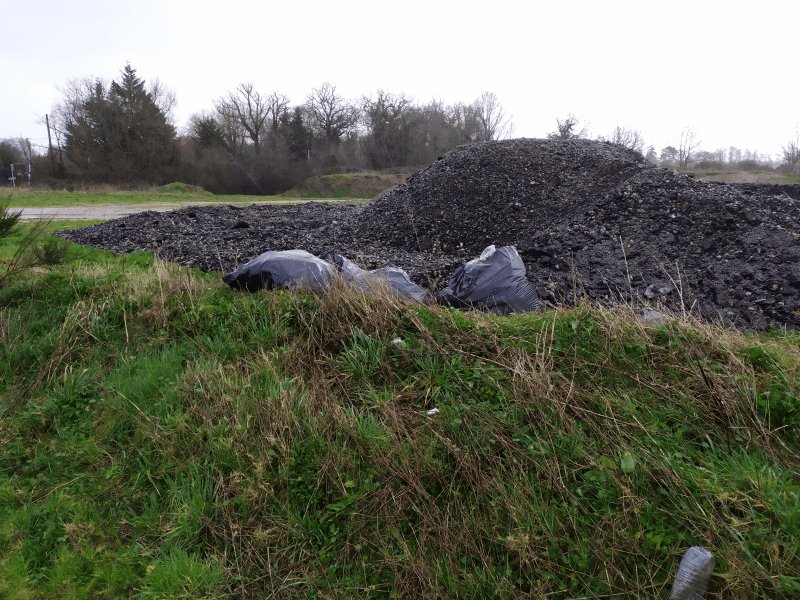 Dépôt sauvage, Route de la Noue du Bourg, La Roche-sur-Yon : avant
