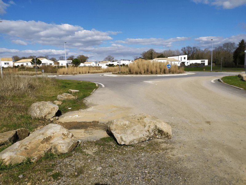 Dépôt sauvage, 51 Route de la Limouzinière, La Roche-sur-Yon : après