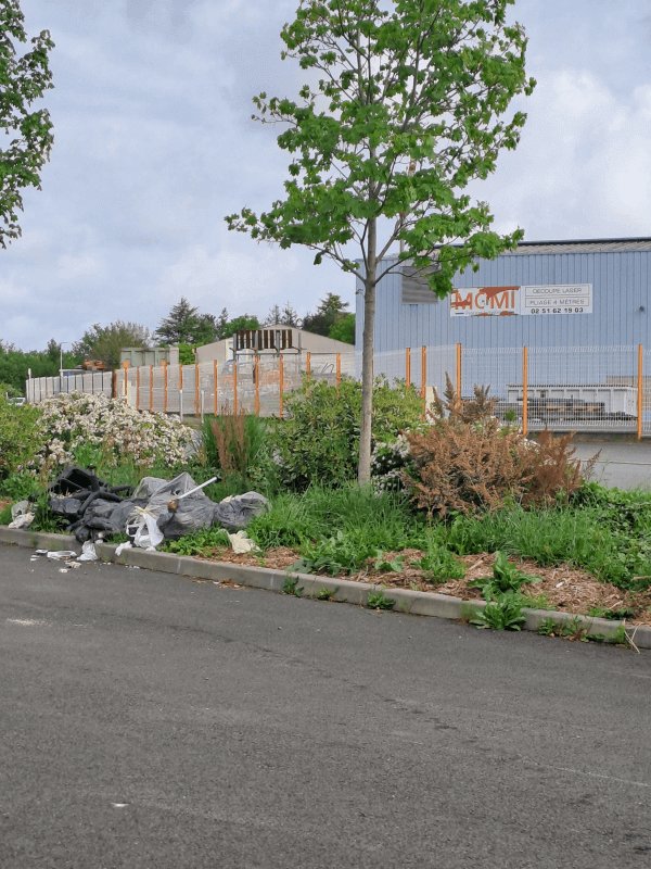 Dépôt sauvage, Rue Bunsen, La Roche-sur-Yon