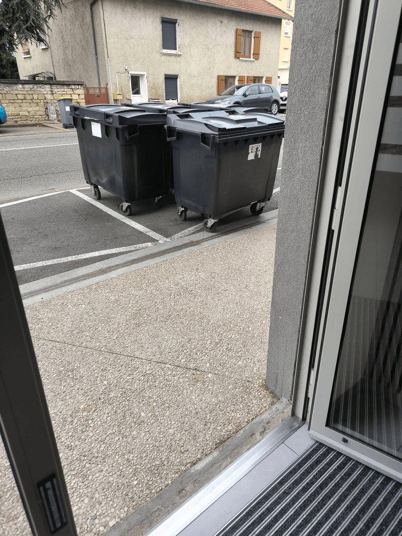 Propreté, 31 Avenue Charles de Gaulle, Saint-Bonnet-de-Mure