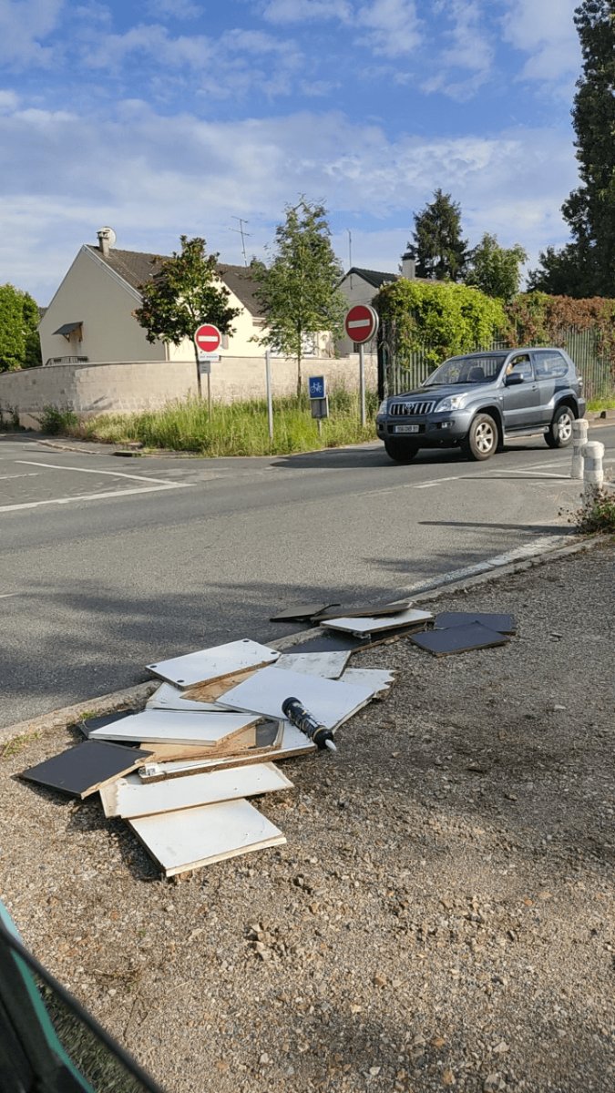 Dépôt sauvage, Rue de la Libération, Saulx-les-Chartreux
