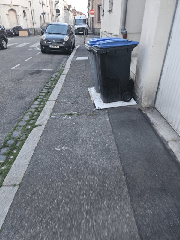 Dépôt sauvage, 2 Rue du Champ du Feu, Schiltigheim