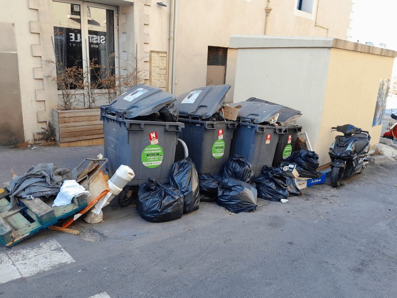 Dépôt sauvage, 33 Rue du Général de Gaulle, Sète