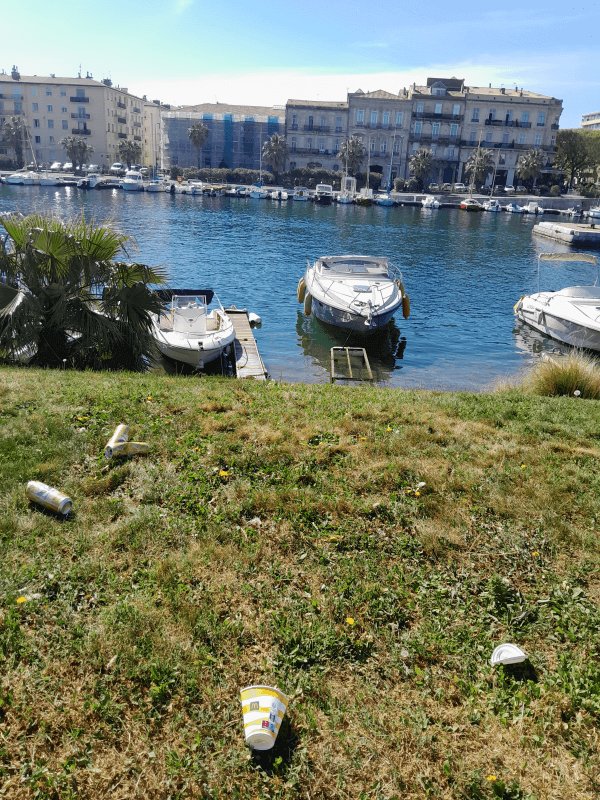 Propreté, 78 Place André Cambon, Sète