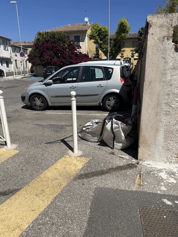 Dépôt sauvage, 76b Chemin de Forgentier, Toulon