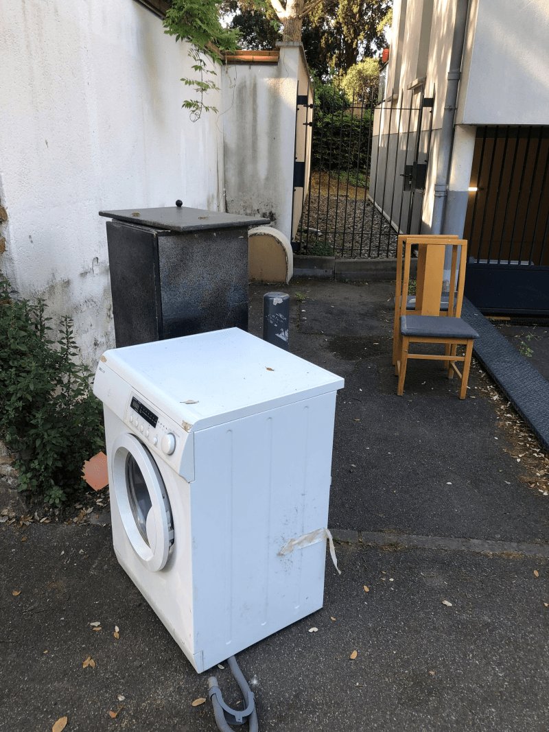 Dépôt sauvage, 64 Chemin des Fontanelles, Toulouse